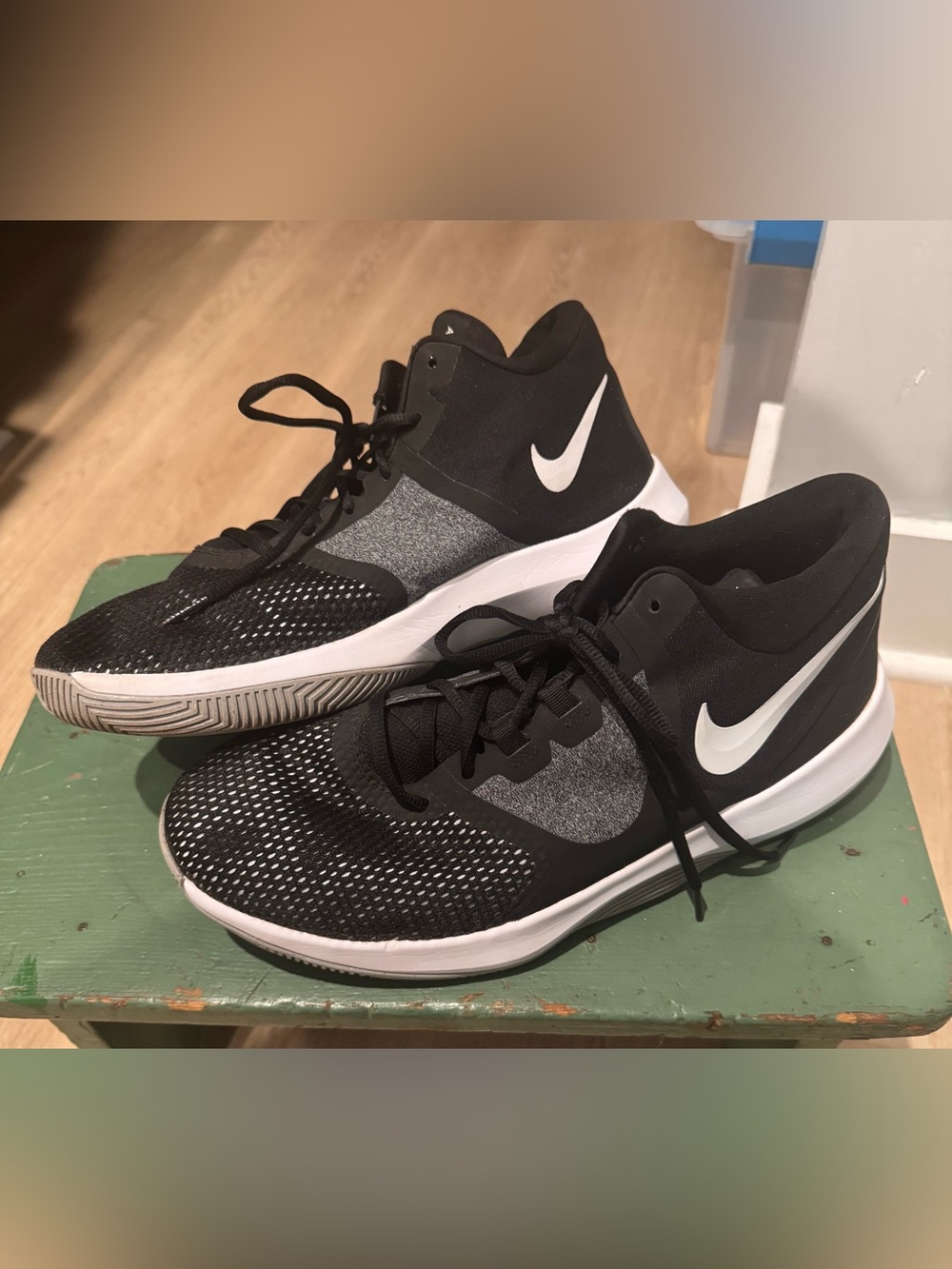 Men’s Nike Air Precision II sneakers